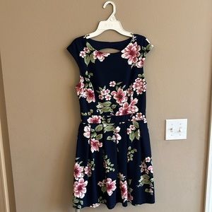 Women’s Dress Emerald Sundae Navy and Pink Floral Size L with Keyhole Back